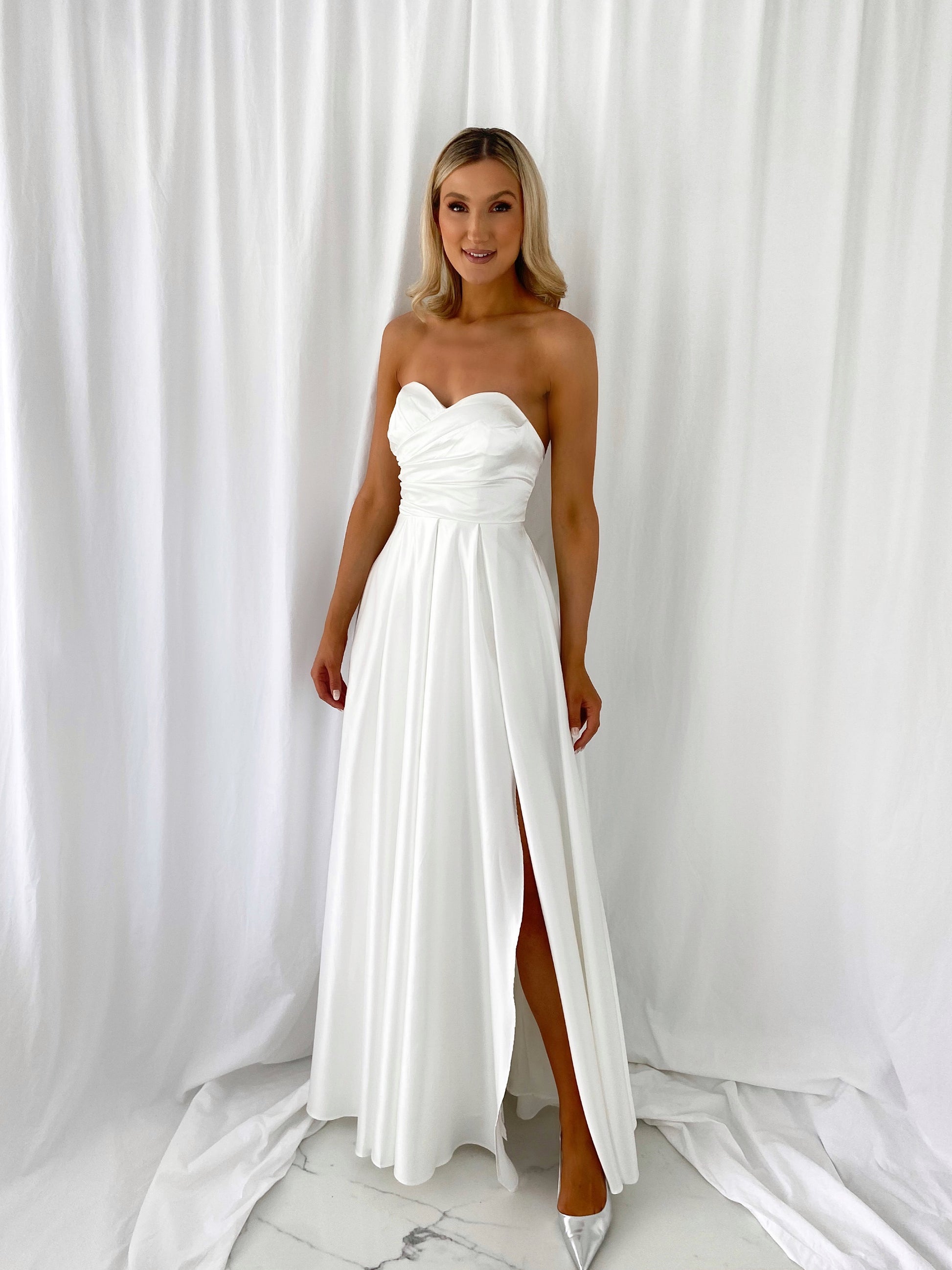 Teresa Off The Shoulder Maxi Dress - White mykindofdress Teresa Off The Shoulder Maxi Dress - White mykindofdress