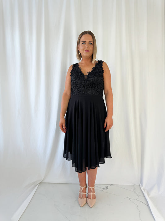 Mathie Embroidered Top Short Curve Dress - Black