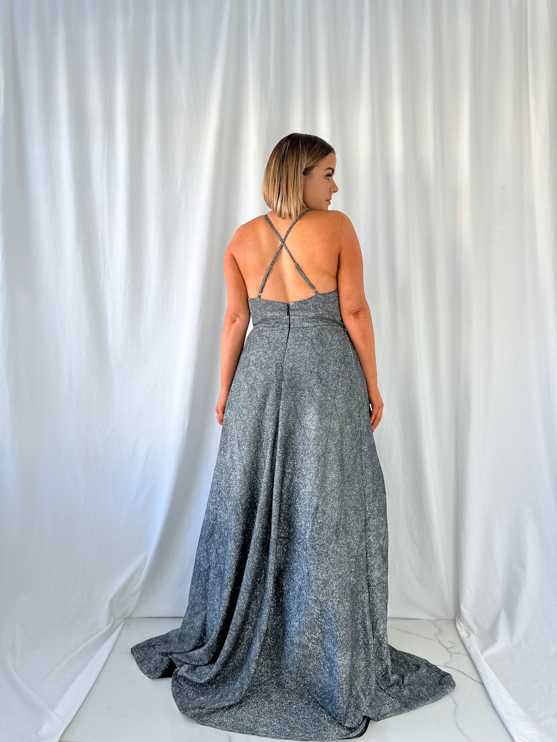 Leoni Maxi Glitter Curve Dress - Black Leoni Maxi Glitter Curve Dress - Black