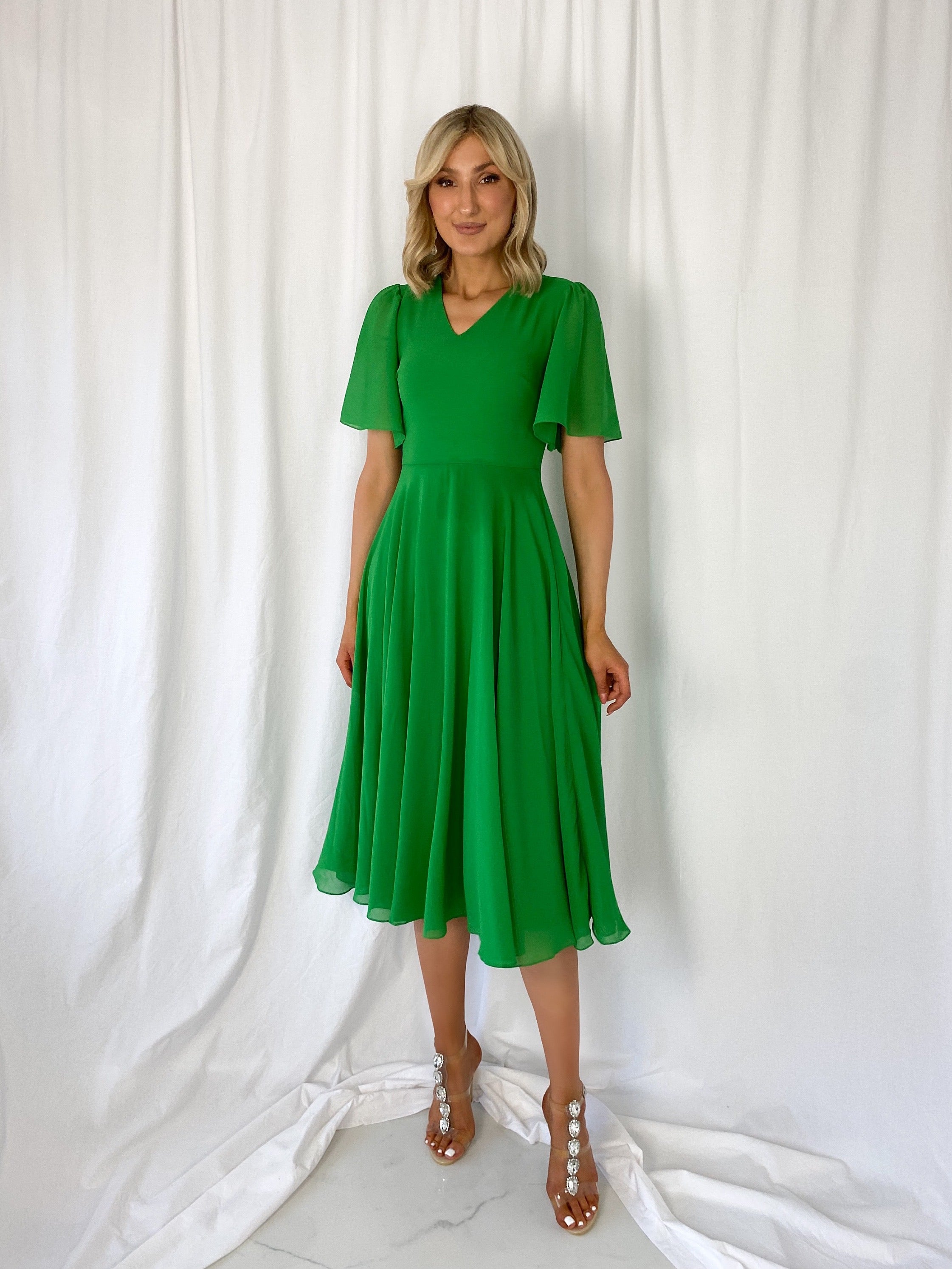 Midi green dress outlet with sleeves